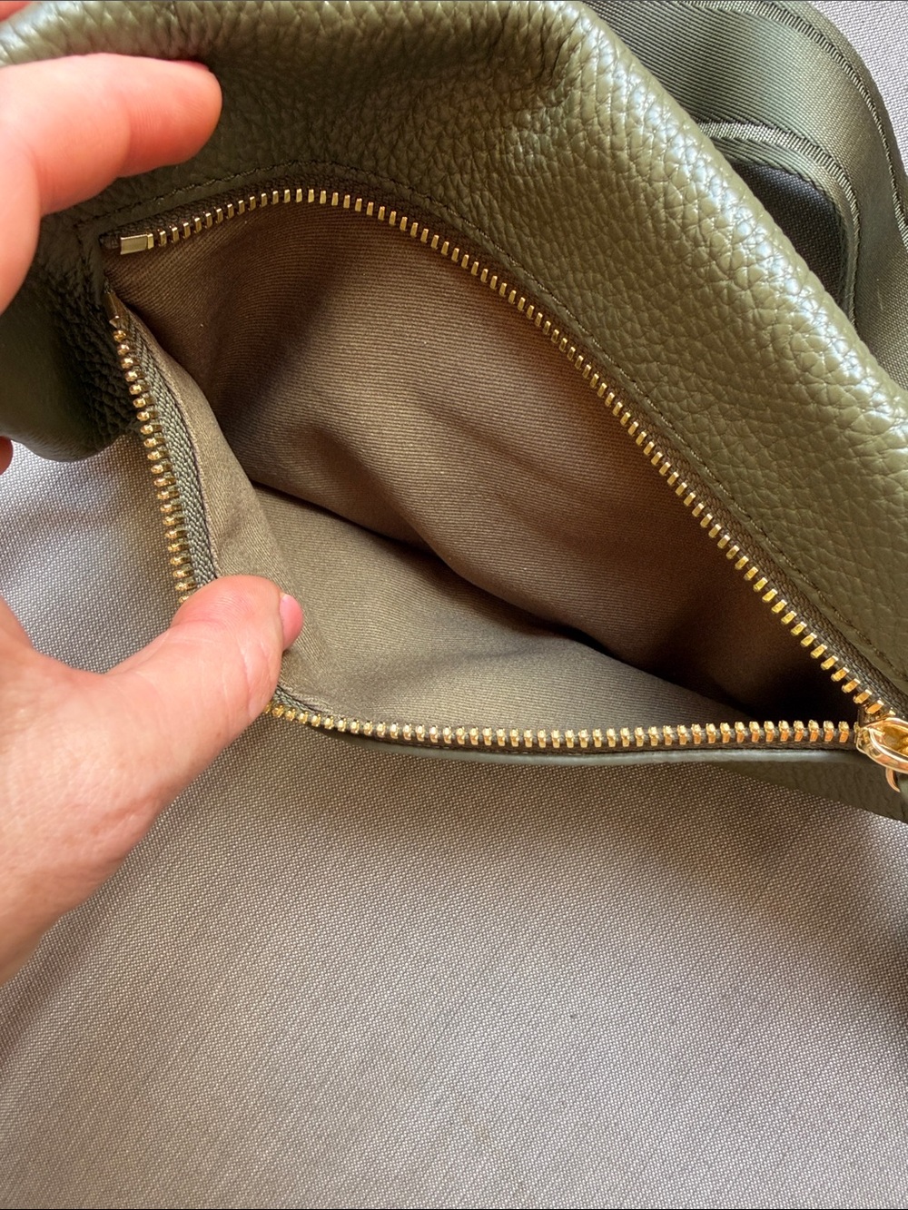 QUINCE Quinn Sling Bag, Olive Leather - Picture 8 of 9
